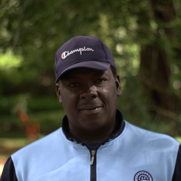 Coach Steve, Vakleerkracht zwemmen at Dutch School Nairobi